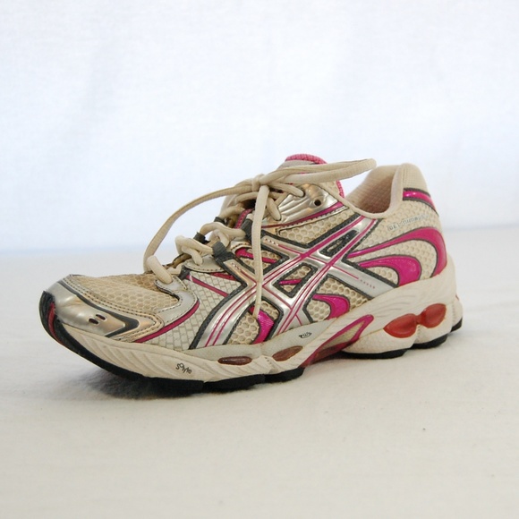 asics nimbus 11 Beige